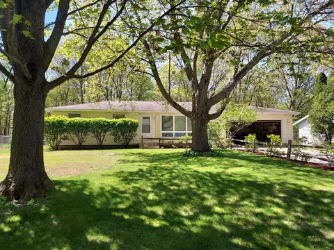 15043 Coleman Ave, Grand Haven, MI 49417