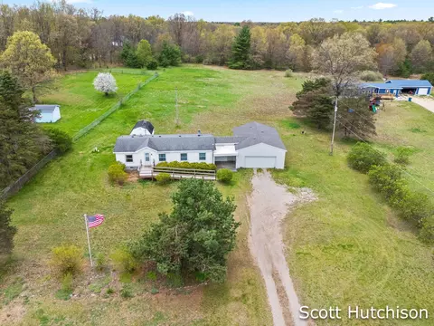 2448 S Greenville Rd, Greenville, MI 48838