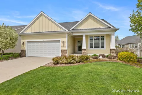 3793 Preserve Dr NE, Belmont, MI 49306