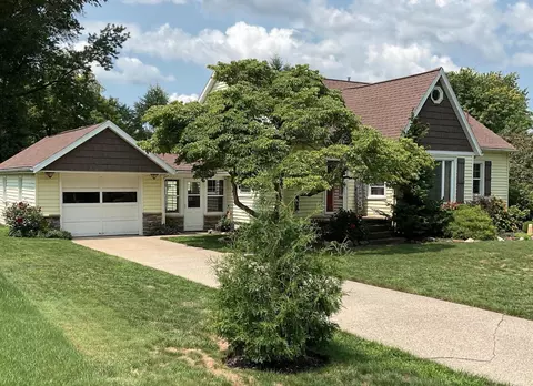 5553 Wilson Ave, Hudsonville, MI 49426