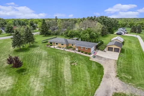 5970 N Maple Rd, Saline, MI 48176