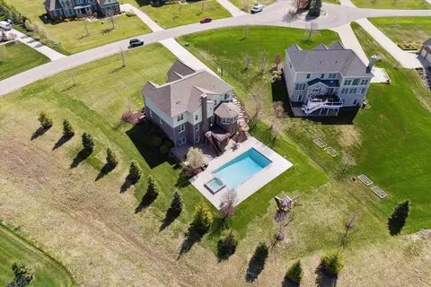 2070 Kimberwicke Ct, Ann Arbor, MI 48103