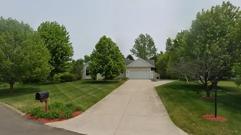 4681 N Red Bud Ct N, Middleville, MI 49333