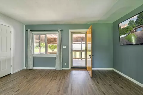 3403 Pine Ridge Dr, Jackson, MI 49201 photo 3