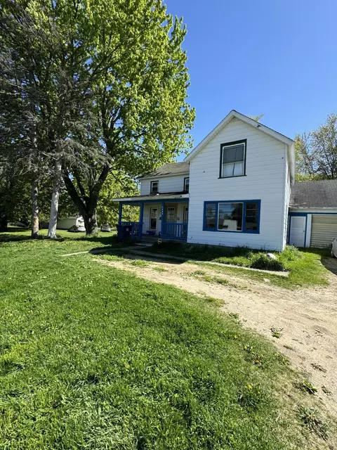 5480 E Howard City-edmore Rd, Cedar Lake, MI 48812