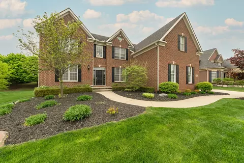 43651 Prestwick Cir S, Northville, MI 48168
