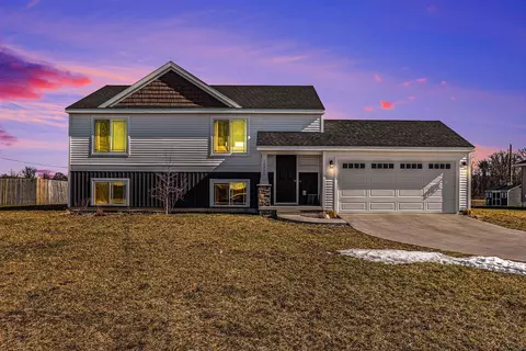 17792 Ritchie Ave NE, Sand Lake, MI 49343