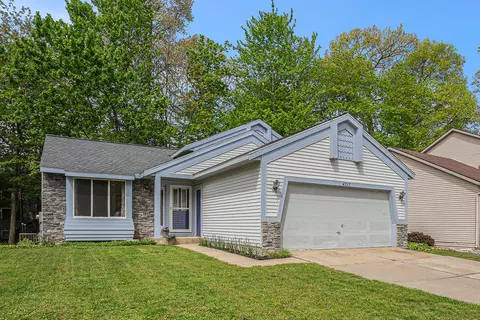 4717 Summer Creek Ln SE, Kentwood, MI 49508