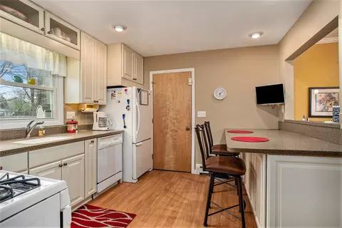 216 Squaw Creek Rd, Marshall, MI 49068 photo 7