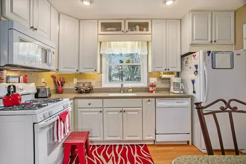 216 Squaw Creek Rd, Marshall, MI 49068 photo 8