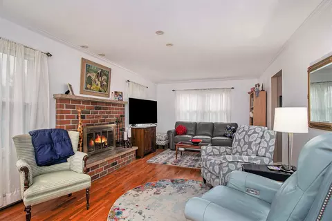 216 Squaw Creek Rd, Marshall, MI 49068 photo 3