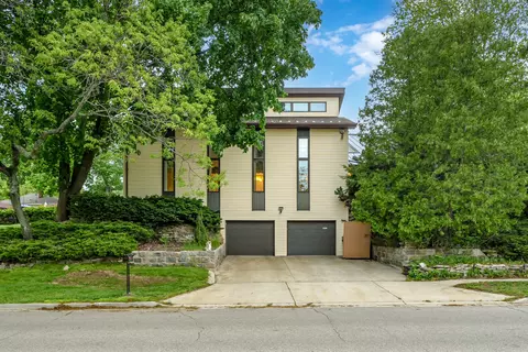 3130 Santos Ave, Kalamazoo, MI 49006