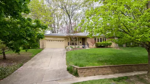 2240 Needham Rd, Ann Arbor, MI 48104 photo 4