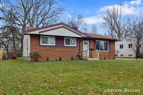 1774 Benjamin Ave NE, Grand Rapids, MI 49505