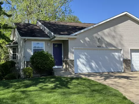 664 Wilshire Ct, Holland, MI 49423