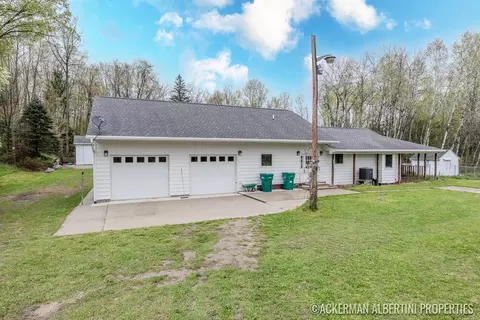 6694 19 Mile Rd, Barryton, MI 49305