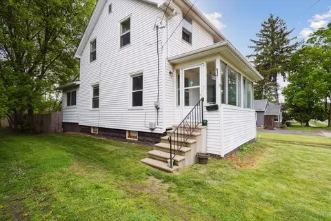 332 Adams St, Jackson, MI 49202
