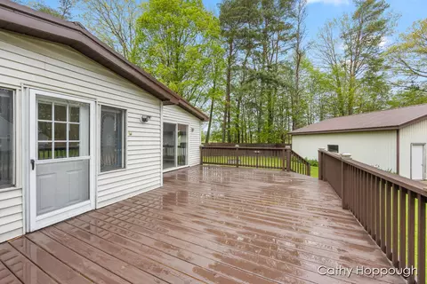 2146 W Howard City Edmore, Six Lakes, MI 48886