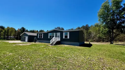 180 W Russell St, Scottville, MI 49454