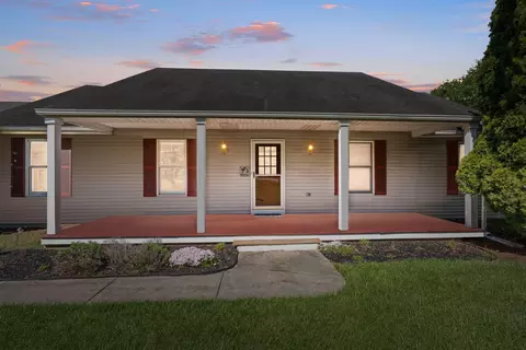 1720 Bragden Dr, Temperance, MI 48182