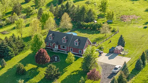 8110 Wolf Lake Rd, Brooklyn, MI 49230