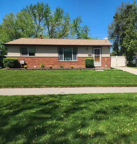 34622 Lynn Dr, Romulus, MI 48174