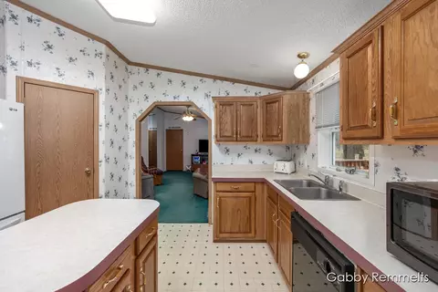 2632 E 100th St, Grant, MI 49327 photo 4
