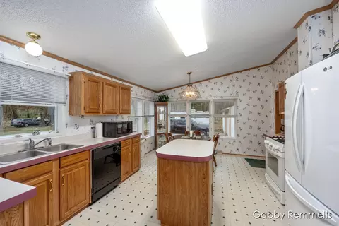 2632 E 100th St, Grant, MI 49327 photo 5