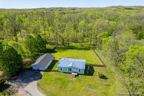 8985 W Bluewater Hwy, Saranac, MI 48881