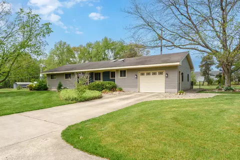 67322 32nd St, Lawton, MI 49065