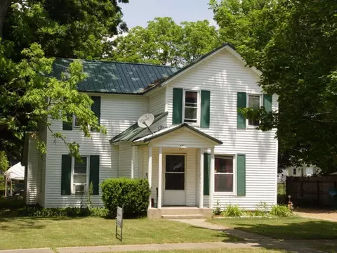 421 W Bond St, Hastings, MI 49058