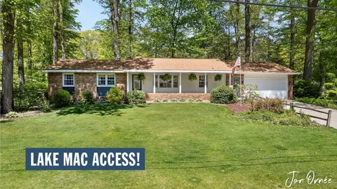 995 Sycamore Dr, Holland, MI 49424