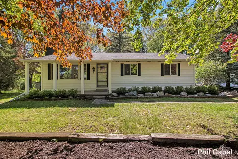 7265 Packer Dr NE, Belmont, MI 49306