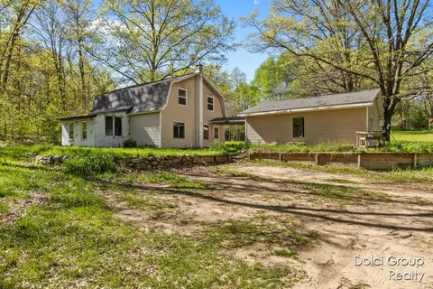 1585 Clinton Ln, White Cloud, MI 49349