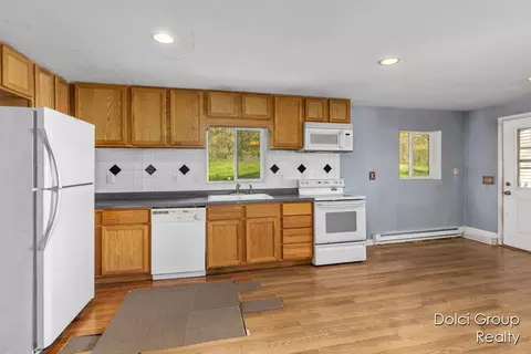 1585 Clinton Ln, White Cloud, MI 49349 photo 9