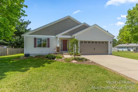 225 N G St, Trufant, MI 49347