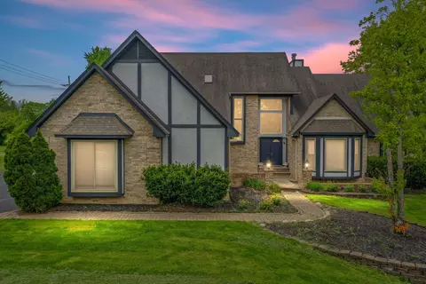 11611 Amherst Ct, Plymouth, MI 48170
