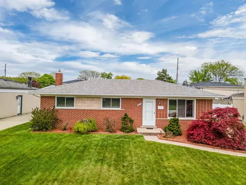 8727 Hamilton East Dr, Sterling Heights, MI 48313