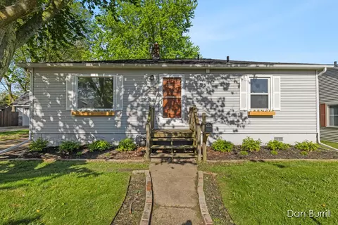 405 S Ferry St, Grand Haven, MI 49417