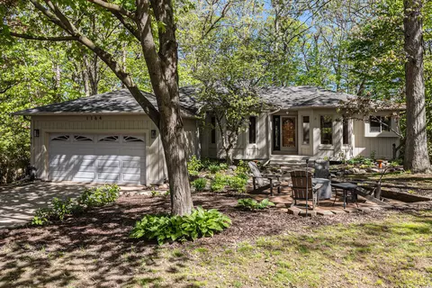 1164 Sunset Rd, Ann Arbor, MI 48103