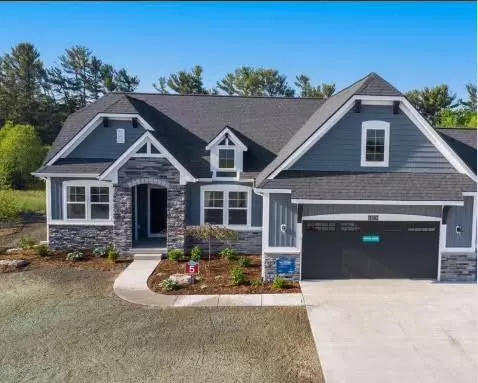 8839 Emerado Rd, Jenison, MI 49428