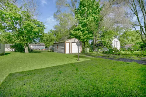 245 N 25th St, Springfield, MI 49037 photo 2