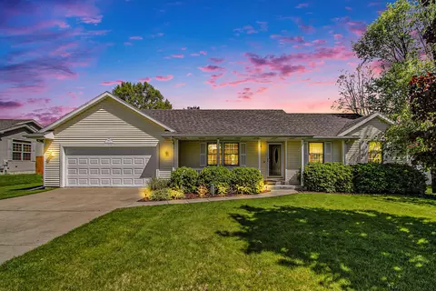 5902 Castleton Ln, Kalamazoo, MI 49009