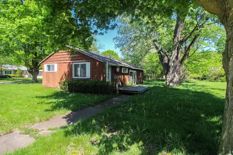 321 N Douglas Ave, Three Rivers, MI 49093