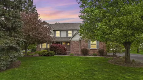 2130 W View Ct, Lake Orion, MI 48360