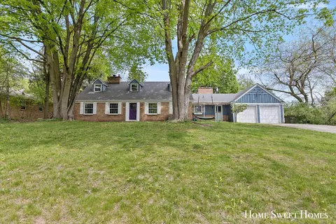 1535 Berkshire Dr SE, Grand Rapids, MI 49508
