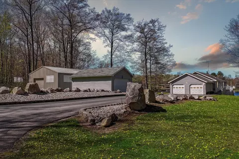 2090 Deer Lake Rd, Harrison, MI 48625