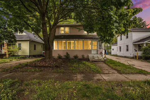 418 Elmwood St NE, Grand Rapids, MI 49505