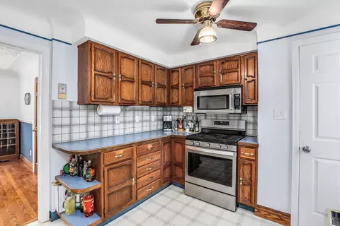 3673 W Maple Rd, Wixom, MI 48393 photo 9