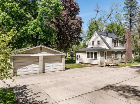 3673 W Maple Rd, Wixom, MI 48393 photo 4